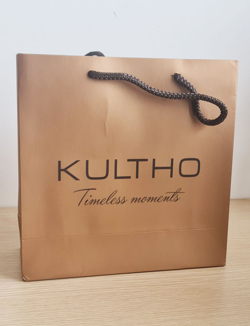 Gift bag with handle rope and foil stamp